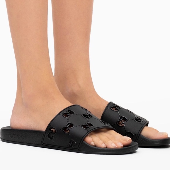 GUCCI BLACK WOMEN’S PURSUIT POOL SIDE SLIDES “GG” CUT OUT LOGO DETAILING - Picture 3 of 16